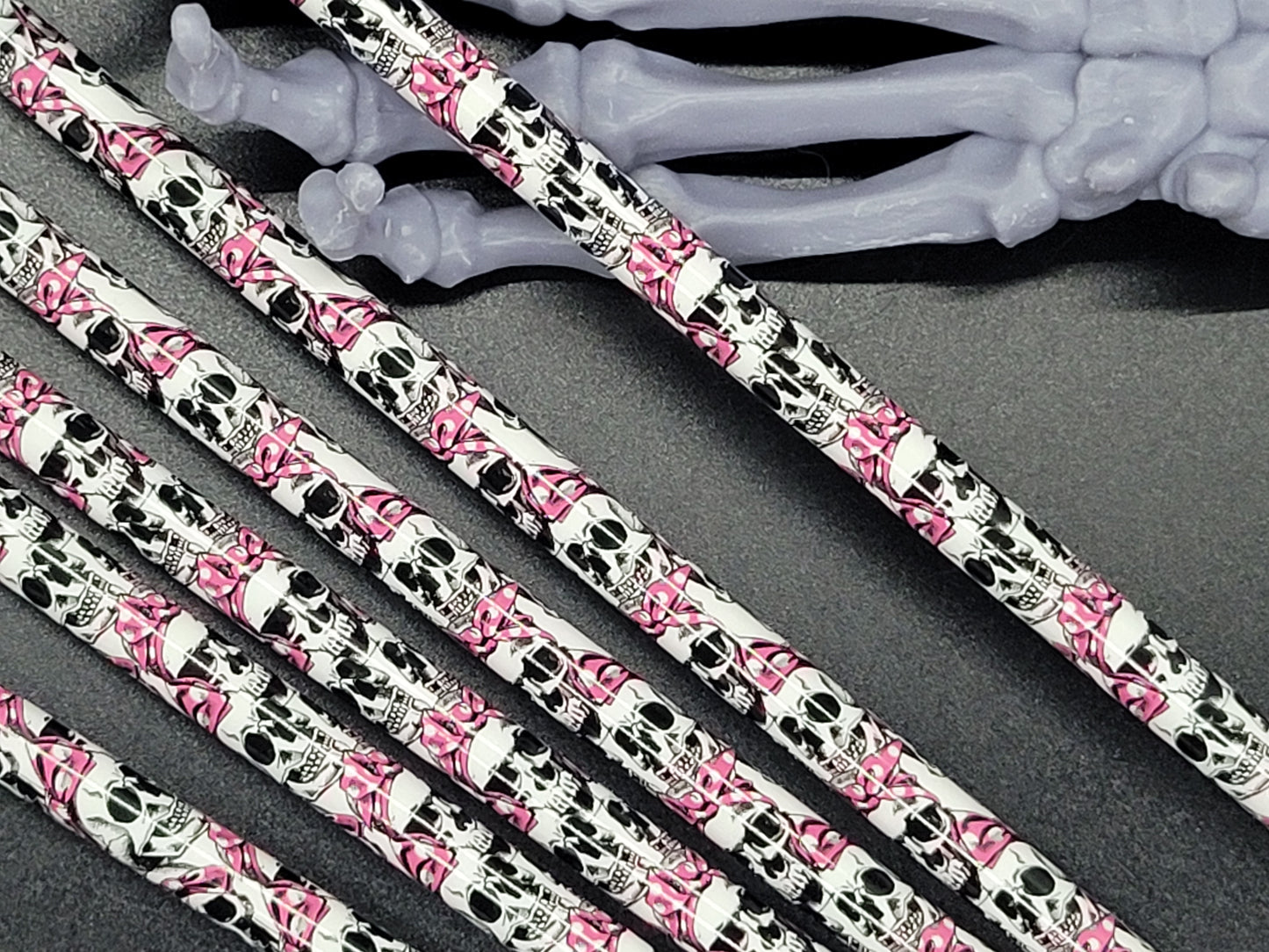 Pink Skull 9 in Reusable Plastic Tumbler Straw