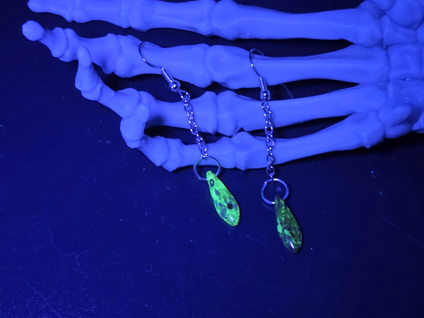 Dainty Uranium Glass Drop Earrings Chain Picasso Vaseline Drop 7