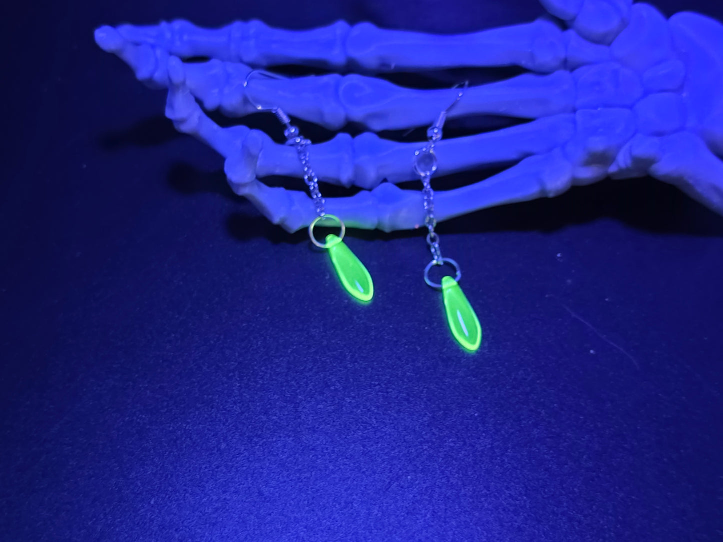 Dainty Uranium Glass Drop Earrings Chain Vaseline Drop 1