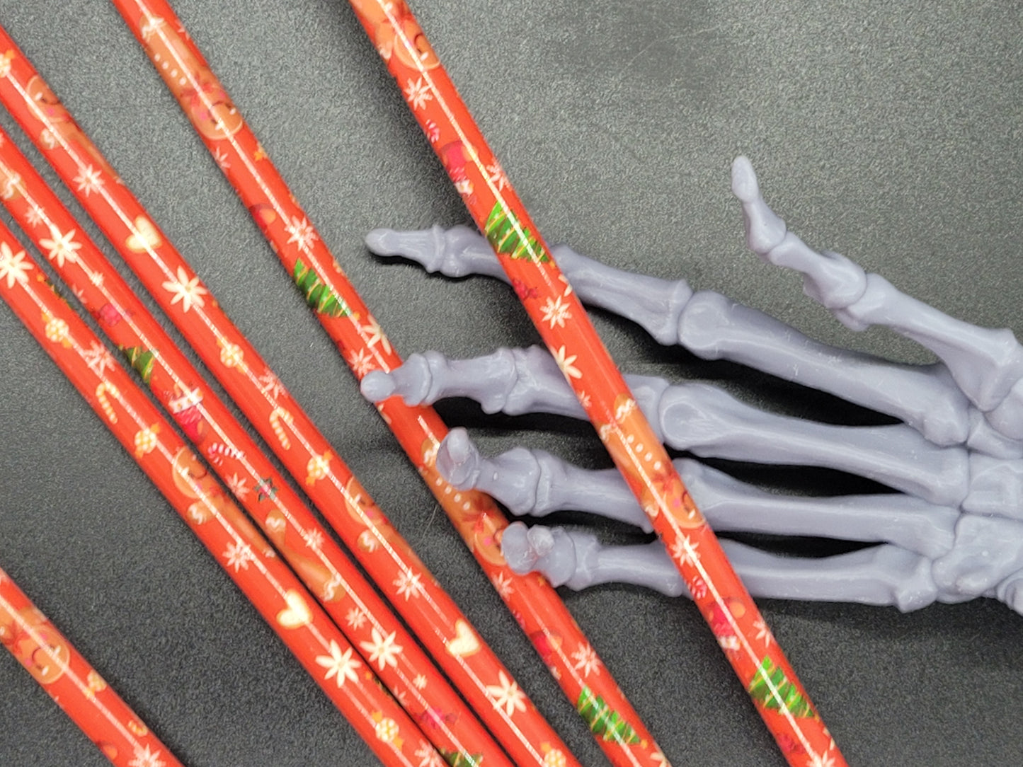 Christmas Red Gingerbread 9 in Reusable Plastic Tumbler Straw