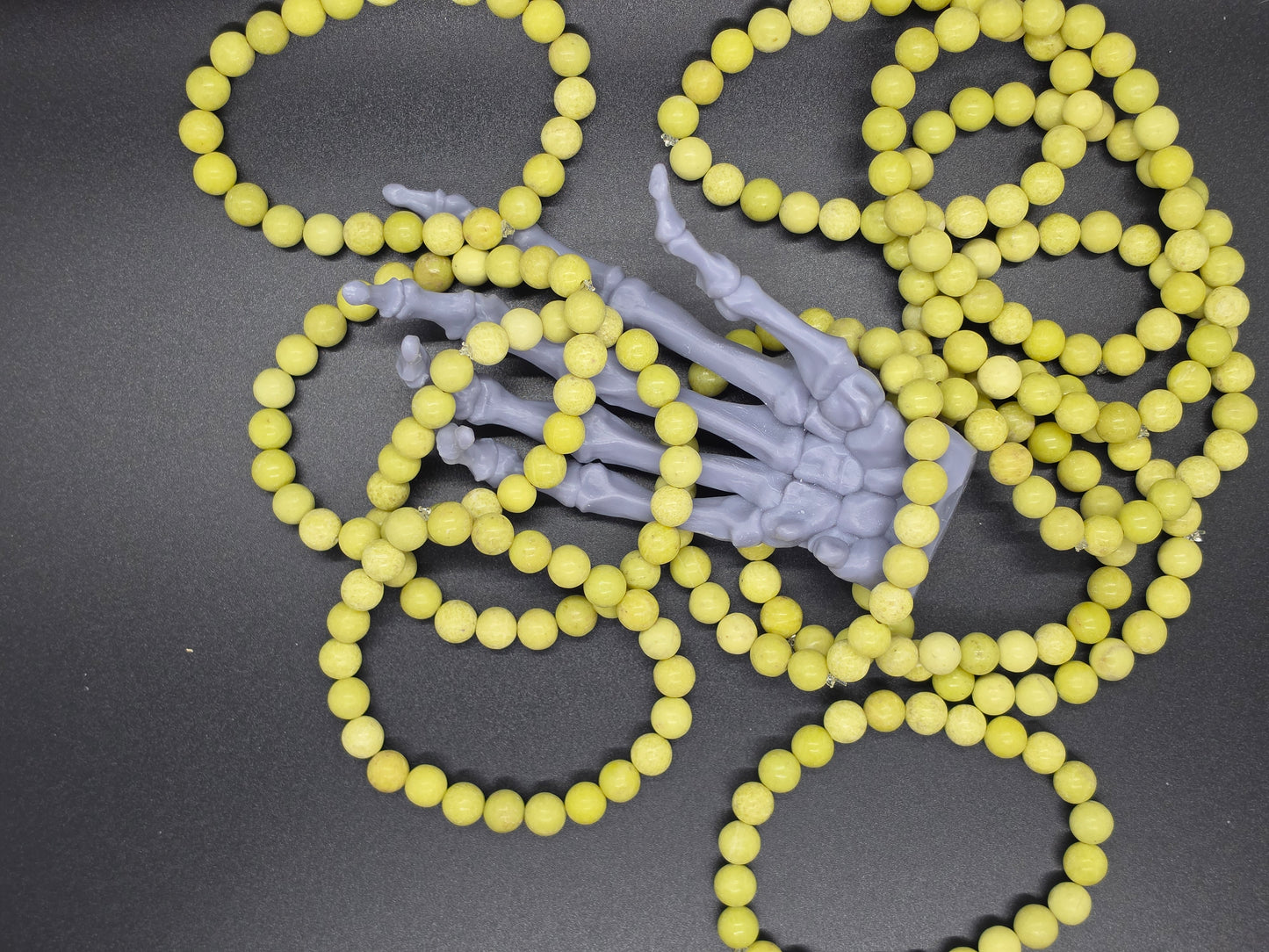 7.5 inch 8mn Stretch Bracelet Yellow Mountain Jade