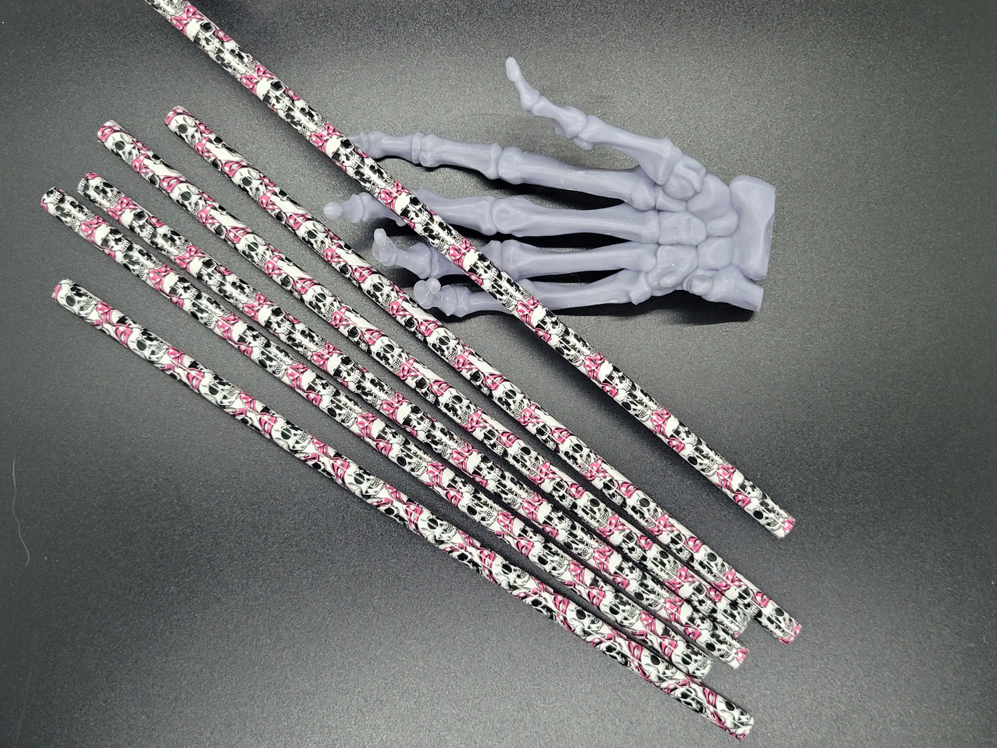 Pink Skull 9 in Reusable Plastic Tumbler Straw