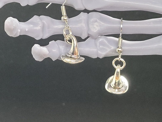 Tiny Witch Hat Metal Earrings Valloween