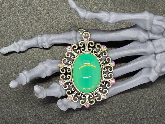 UG Pendant Scroll Green Opal