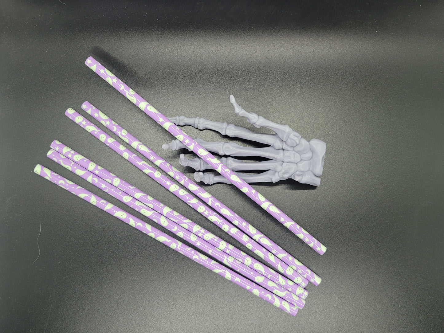 Purple Ghosts 9 in Reusable Plastic Tumbler Straw