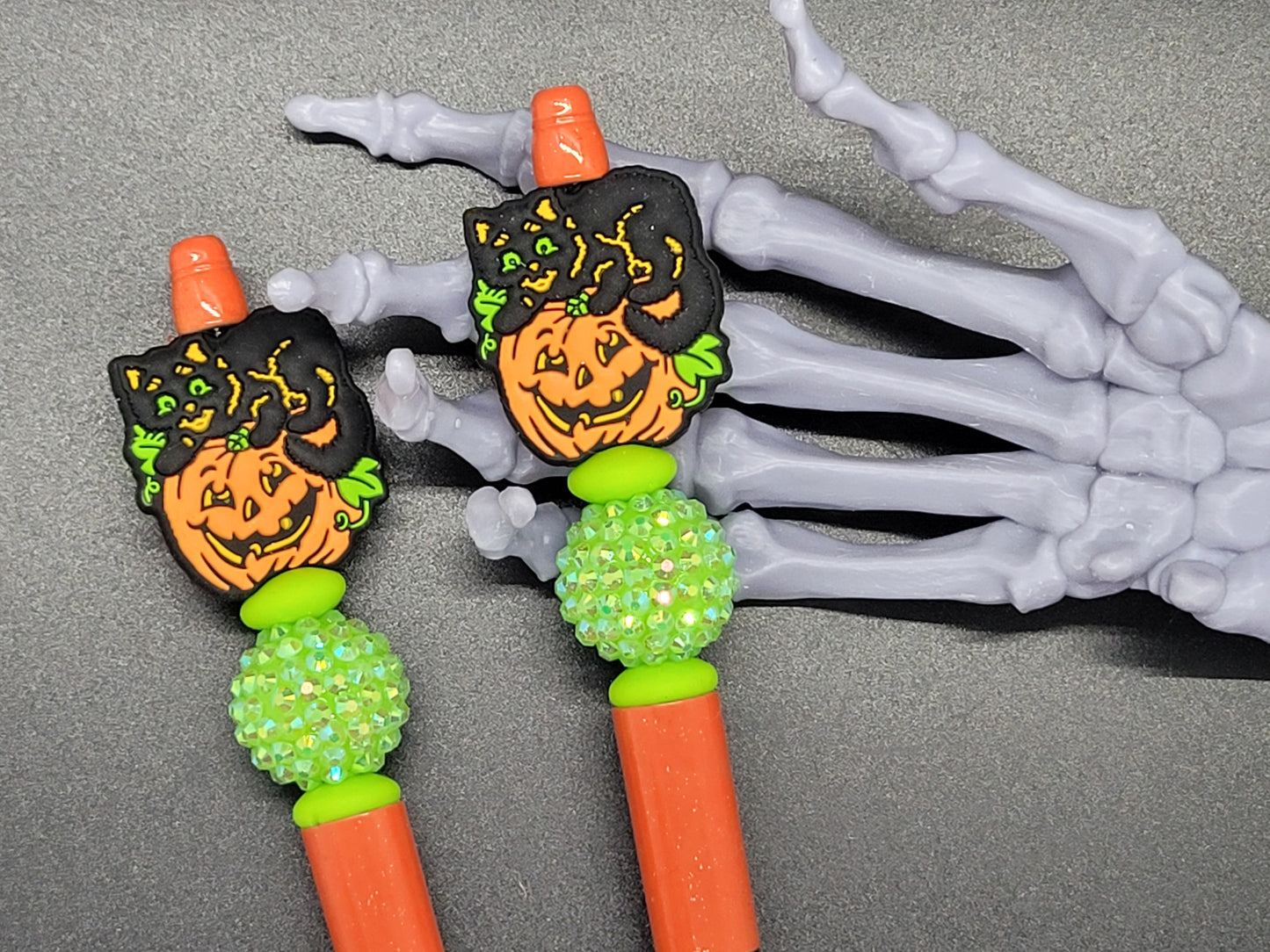 Black Cat and Pumpkin Beaded Pen with Refill