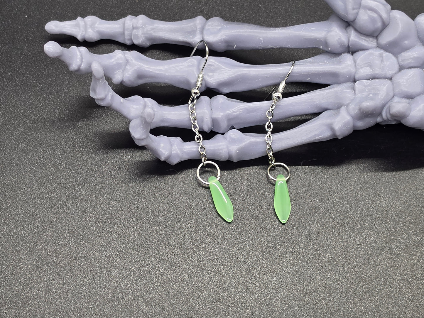 Dainty Uranium Glass Drop Earrings Chain Vaseline Drop 4