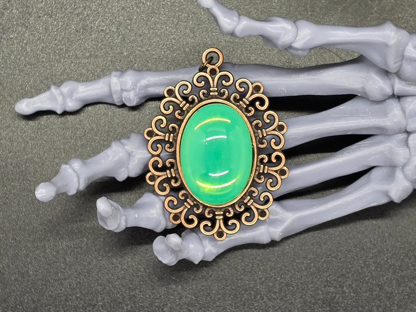 UG Pendant Scroll Green Opal