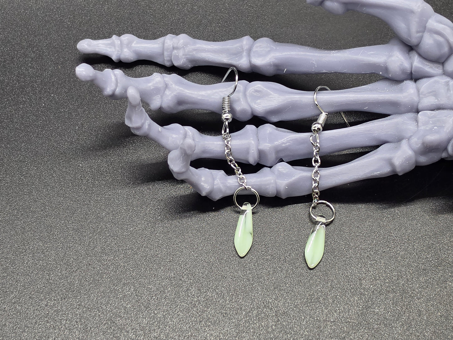 Dainty Uranium Glass Drop Earrings Chain Givre Vaseline Drop 5