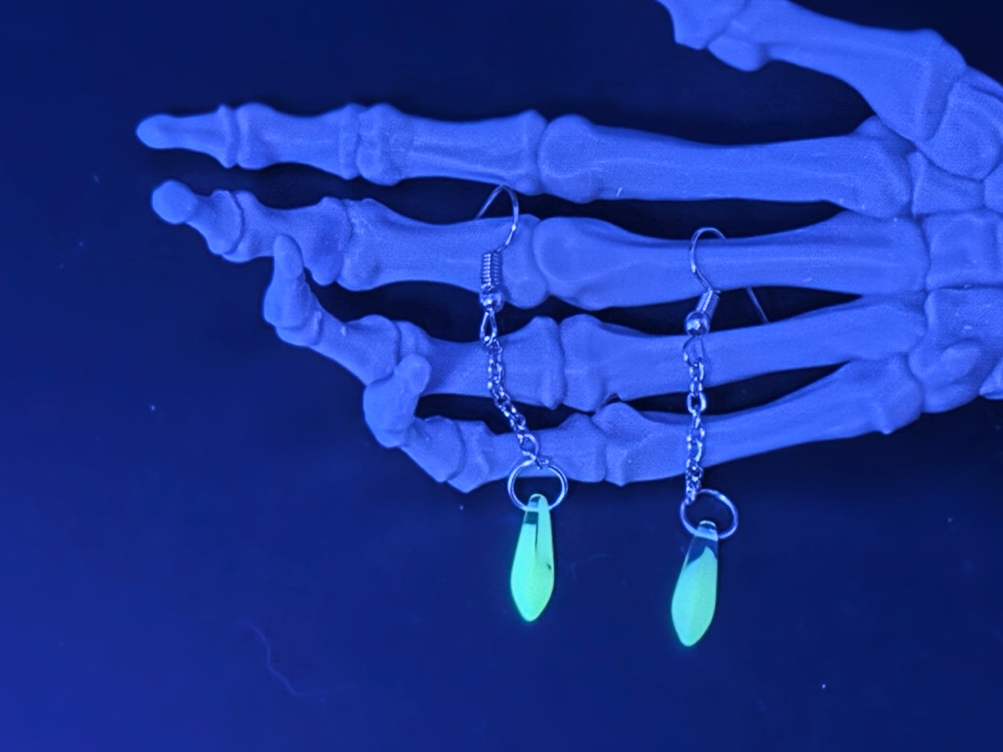 Dainty Uranium Glass Drop Earrings Chain Givre Vaseline Drop 5