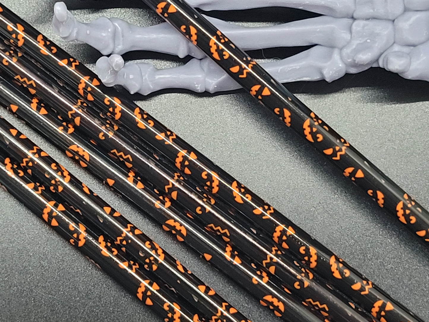 Black Pumpkins 9 in Reusable Plastic Tumbler Straw